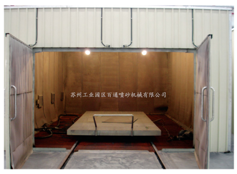 蜂窝地板喷砂房内景图.jpg